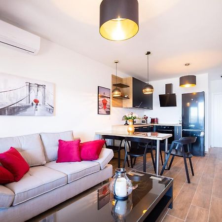 Beach Paradise 5 Stars Apartments Nin Exteriör bild